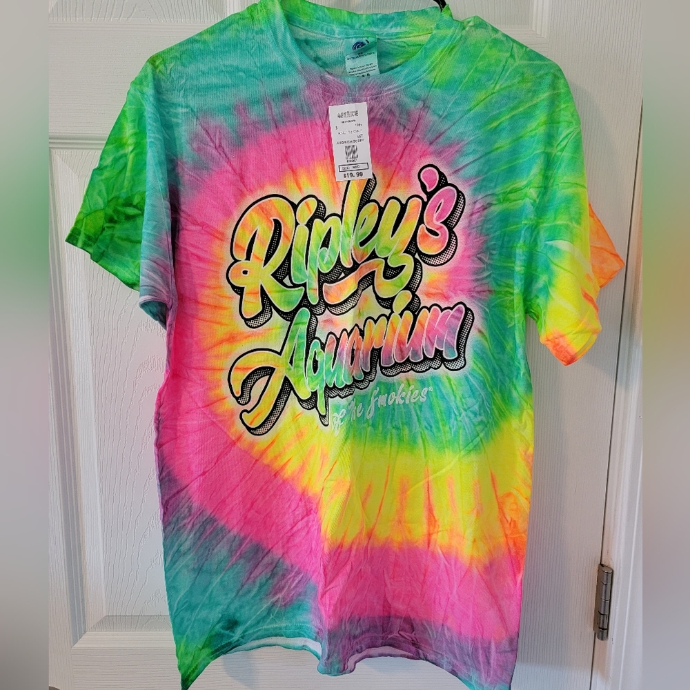Medium Ripleys Aquarium Tie Dye T-shirt